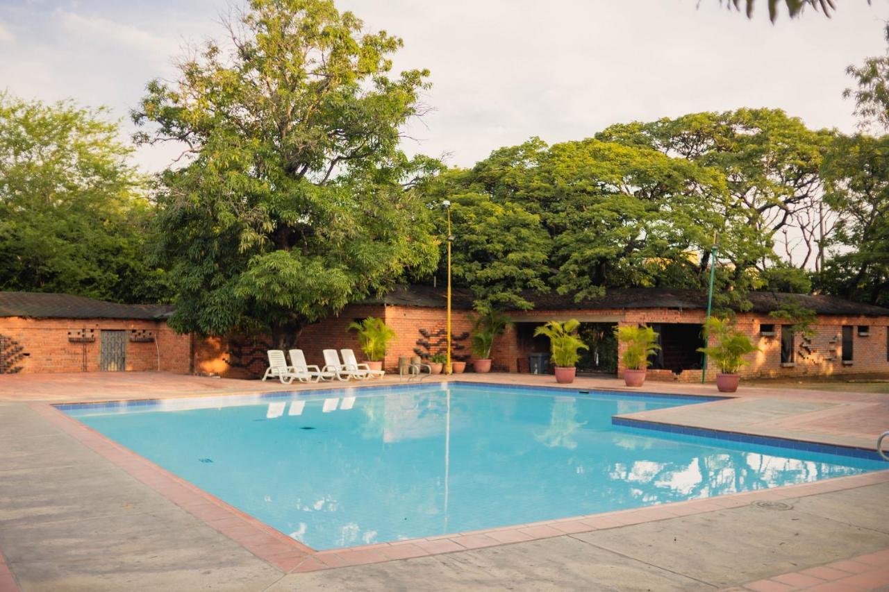 Hotel Faranda Bolivar Cucuta, A Member Of Radisson Individuals Bagian luar foto