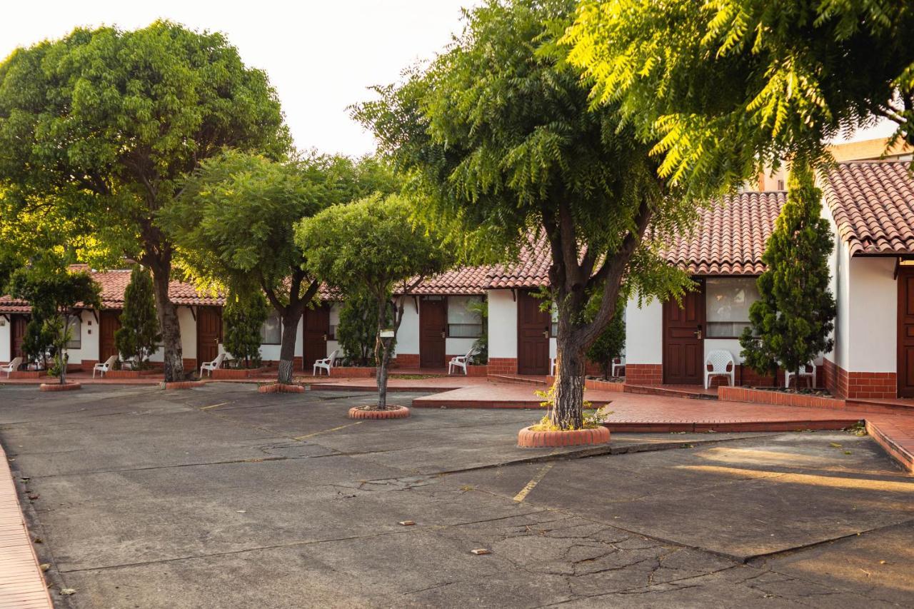 Hotel Faranda Bolivar Cucuta, A Member Of Radisson Individuals Bagian luar foto